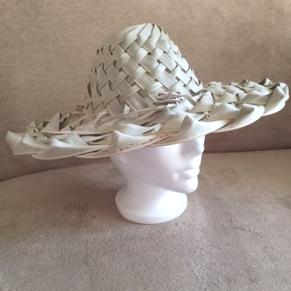 Unique Vintage Accessories - ⭐️ Host Pick ⭐️ Unique Elegant Bamboo and Straw Sun Hat
